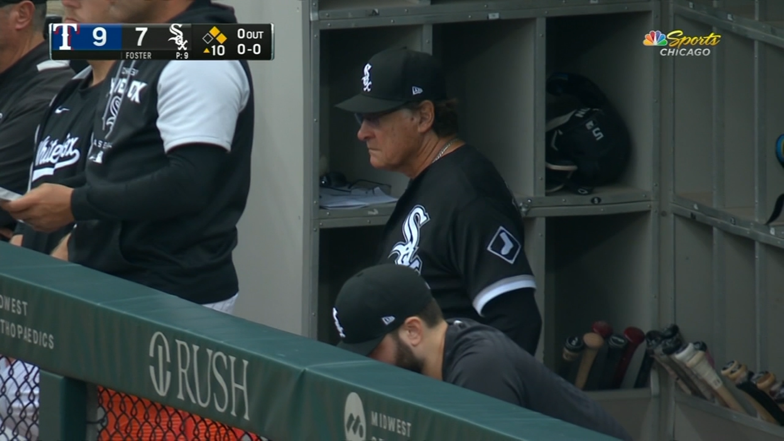 'Fire Tony' La Russa chants erupt as White Sox blow lead