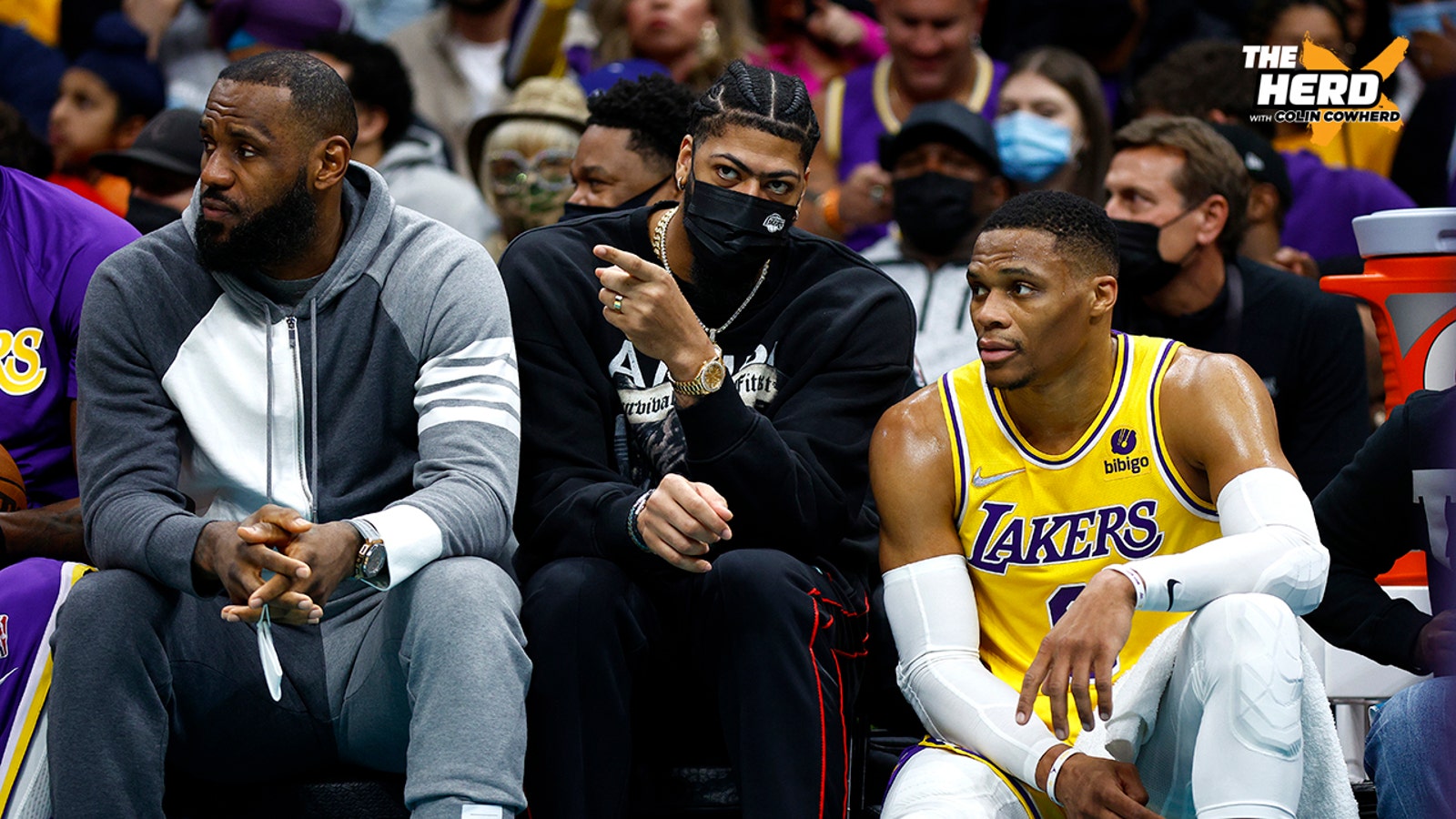 LeBron should be the "centerpiece" of a Lakers rebuild – David Fizdale