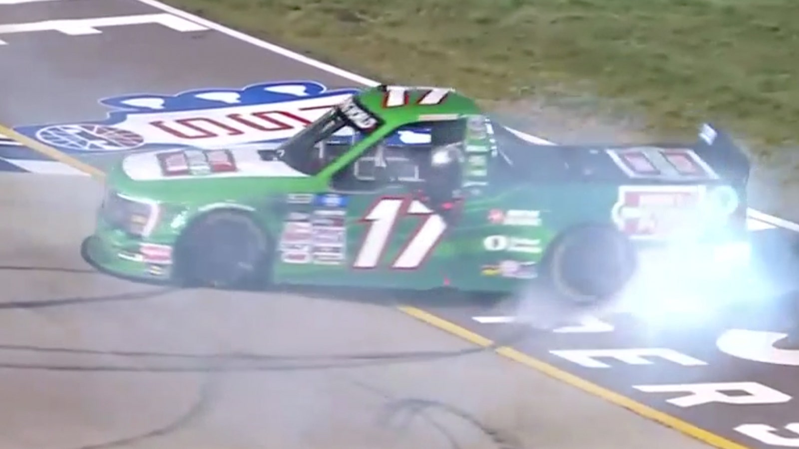Ryan Preece beats Smith, Hosheiver to win in Nashville