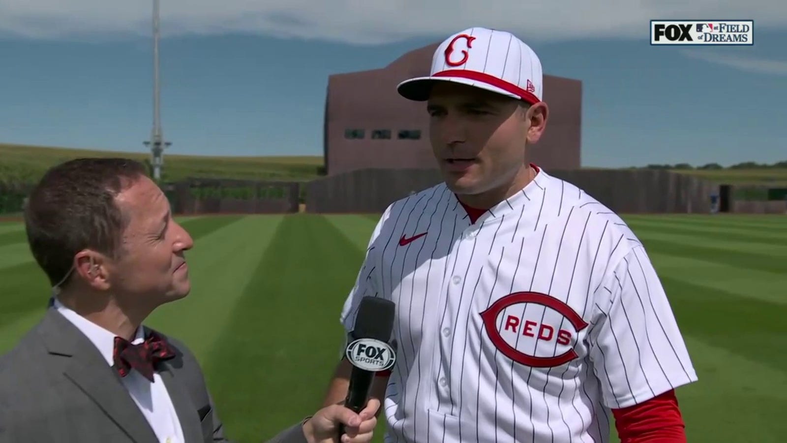 Former UC, Cubs outfielder Ian Happ and Reds Joey Votto to be mic'd up  during Field of Dreams game