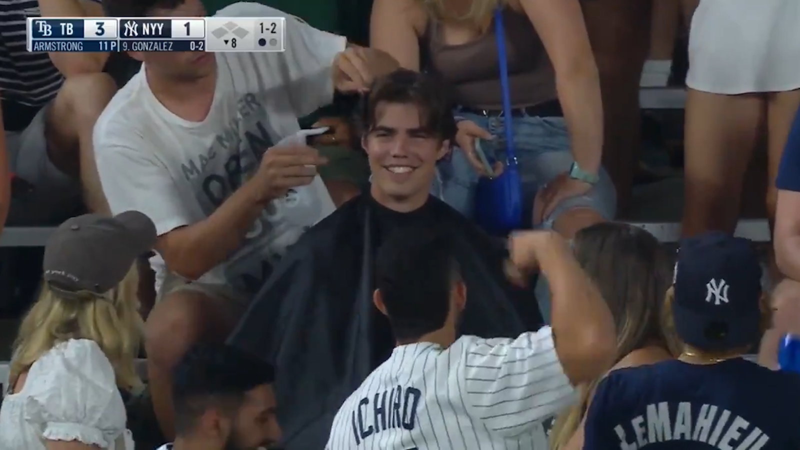 Yankees fans resort to cutting hair