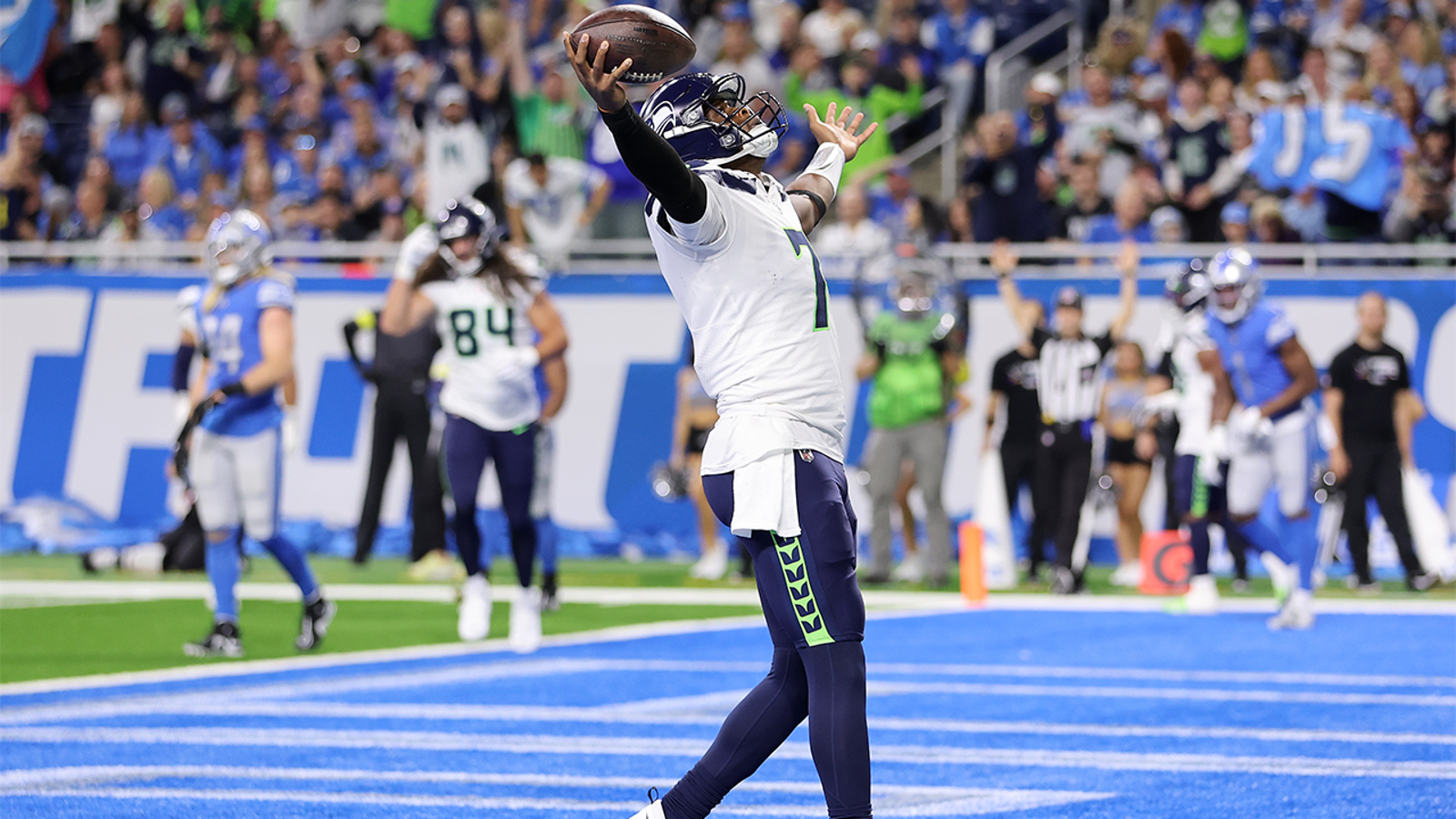 Geno Smith et Rashaad Penny mènent les Seahawks à une victoire 48-45 contre les Lions