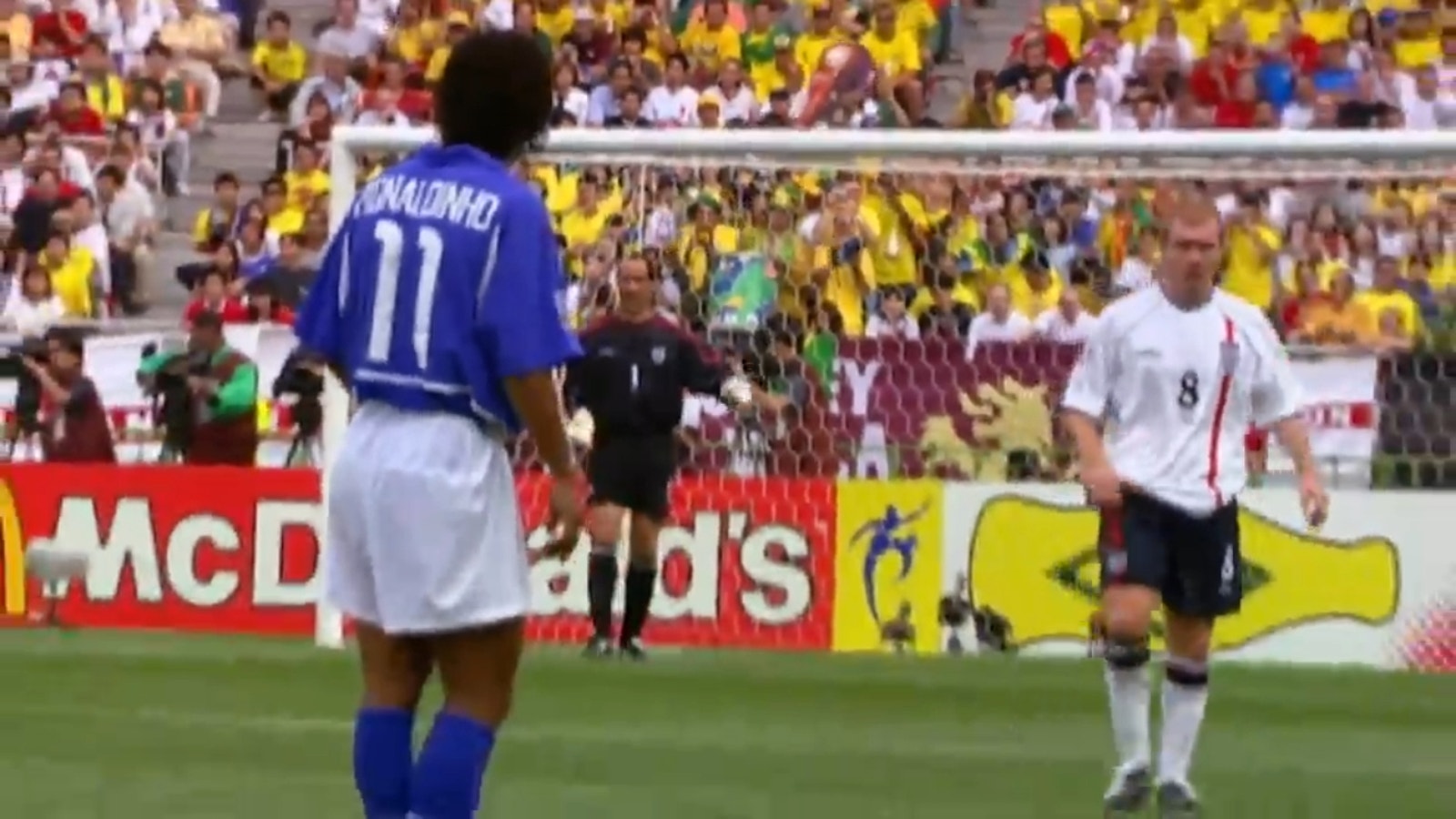 Ronaldinho's cheeky free-kick