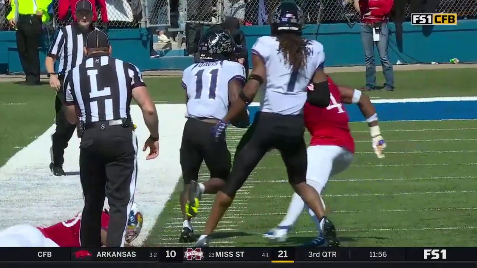 Darius Davis tied the game at 17-17 for TCU