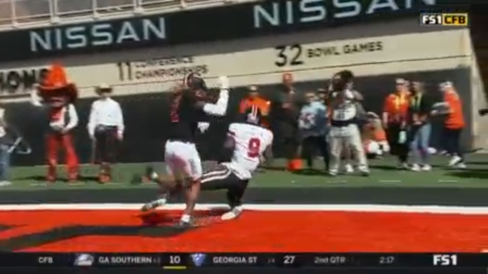 Texas Tech takes an early 7-0 lead after Buren Morton finds Jerond Bradley for a 27-yard TD