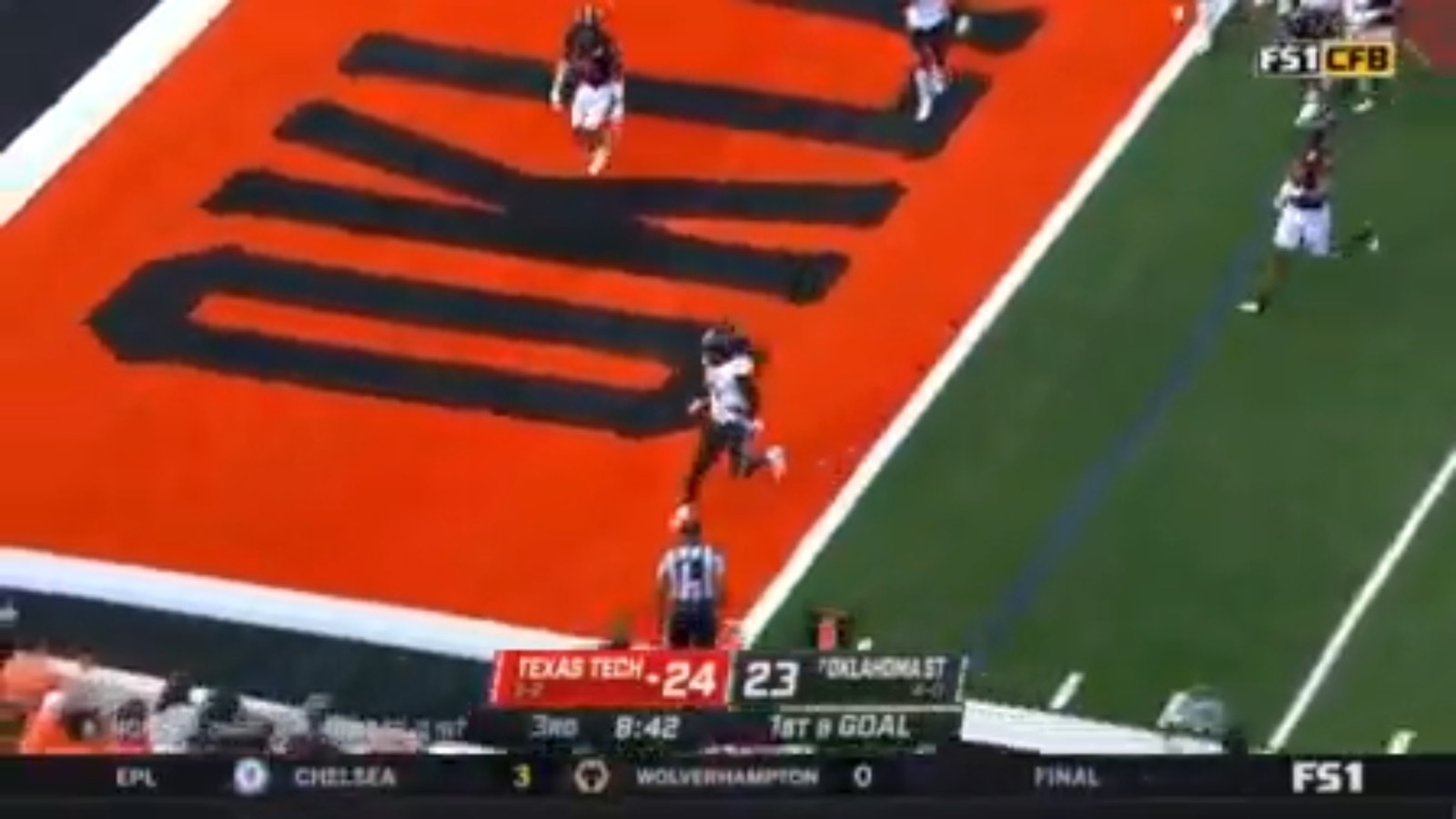 Sarodric Thompson finds hole in defense for 2-yard score