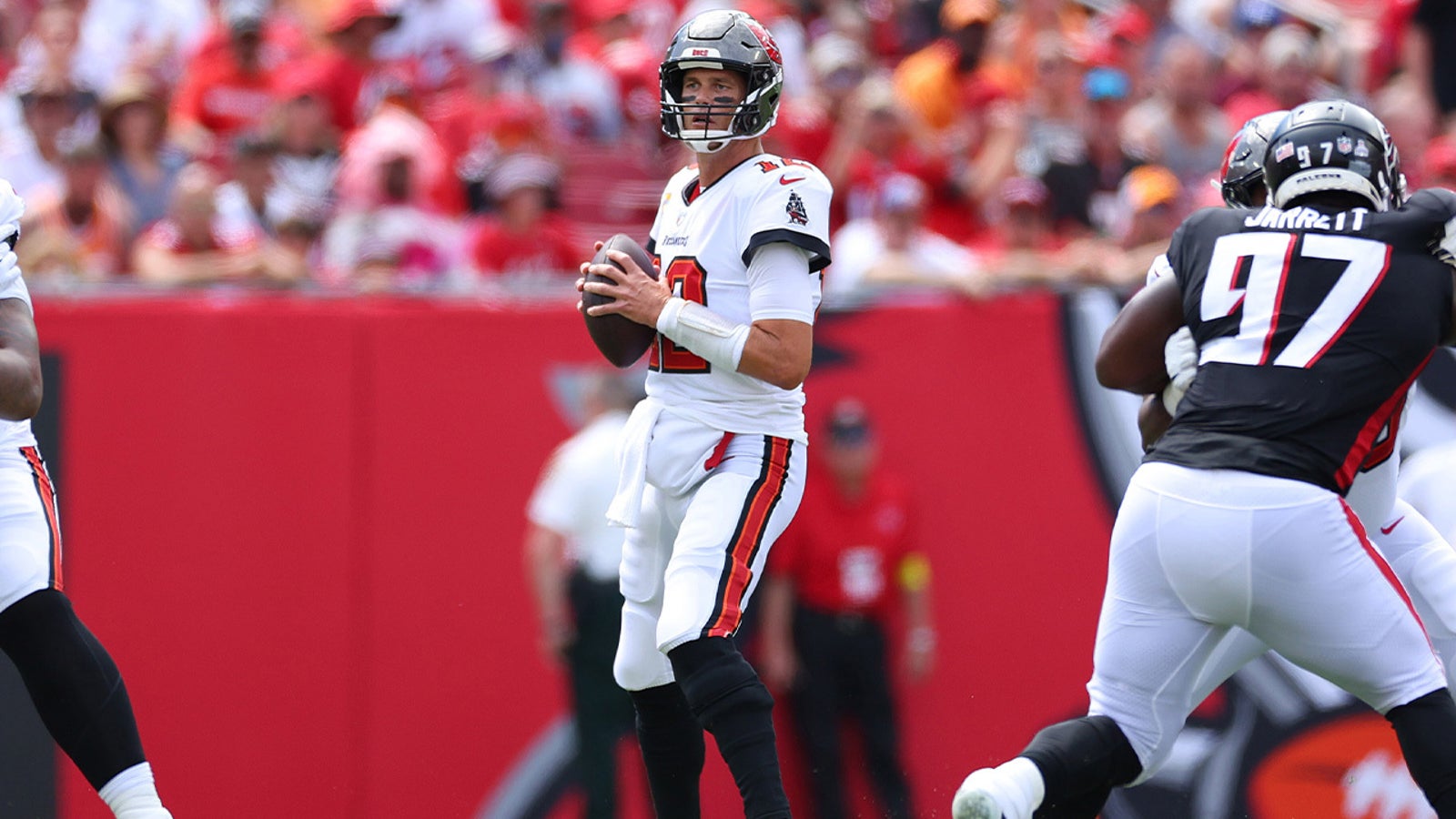 Tom Brady cooks Falcons' defense in the Buccaneers' victory