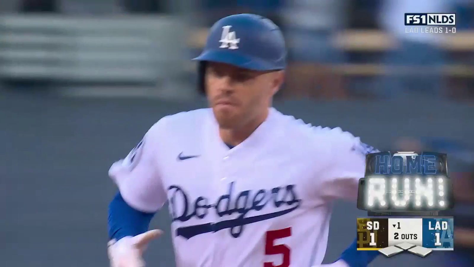 Freddie Freeman crushes a solo home run to bring Dodgers to a 1-1 tie with Padres