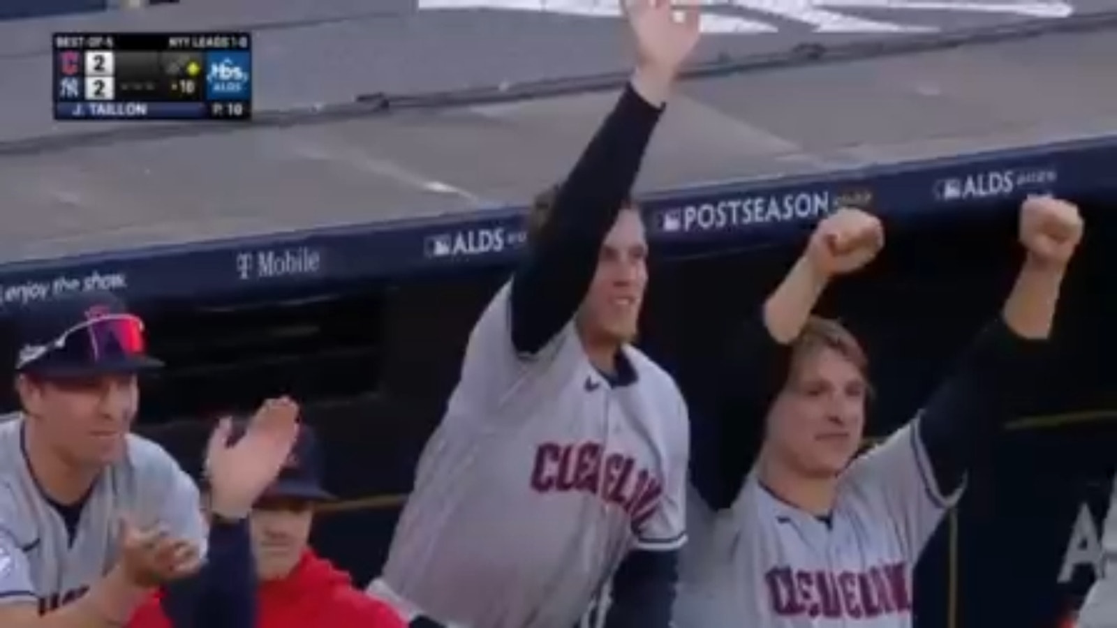 Les Gardiens de Cleveland se sont ralliés au dixième pour battre les Yankees