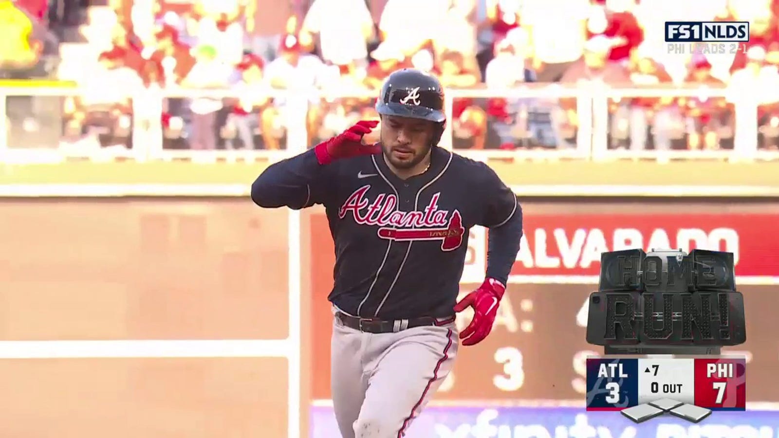 Travis d'Arnaud launches a solo homer to trim the Braves' deficit
