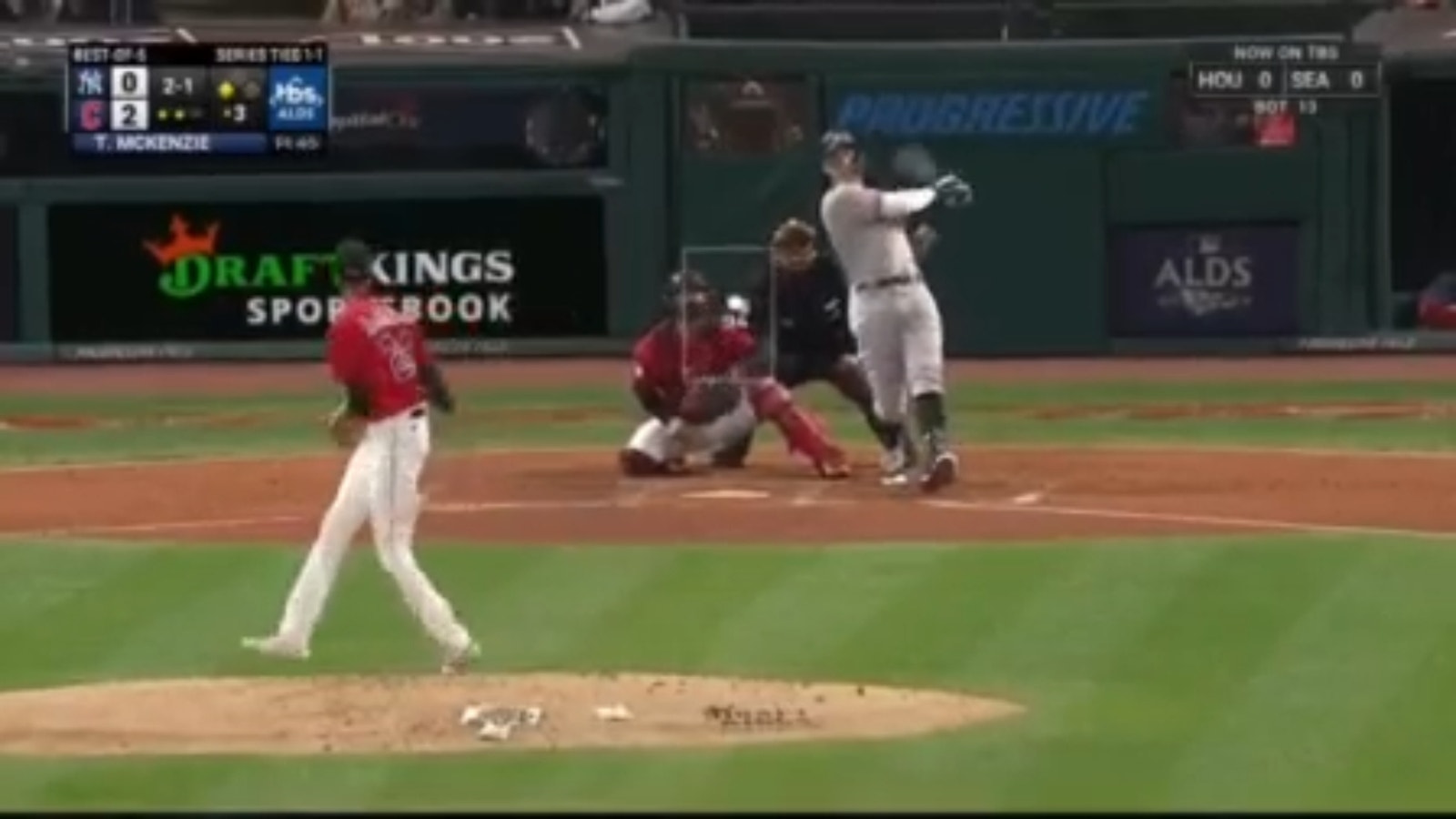 Aaron Judge hits a two-run home run to tie the game