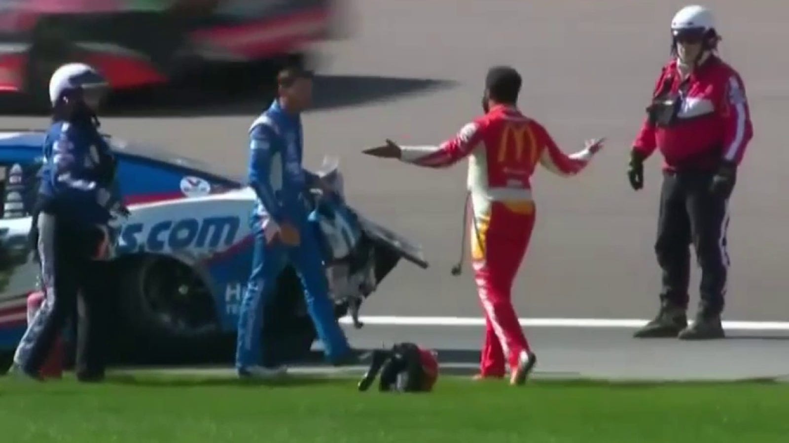 Bubba Wallace chases after Kyle Larson in hot trade