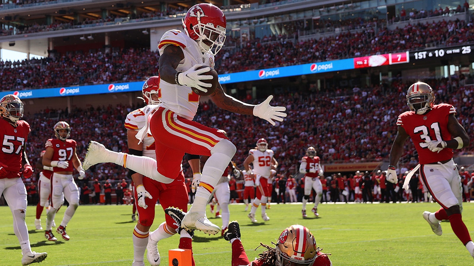 Chiefs' Mecole Hardman scores three touchdowns