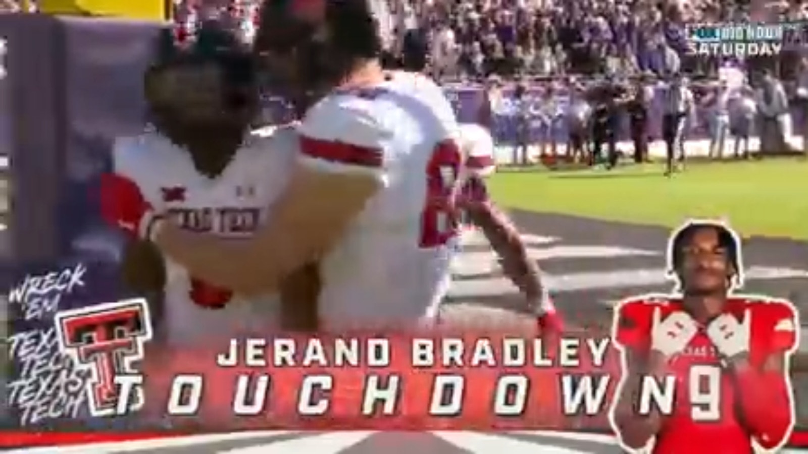 Behren Morton completes a 47-yard TD pass to Jerand Bradley