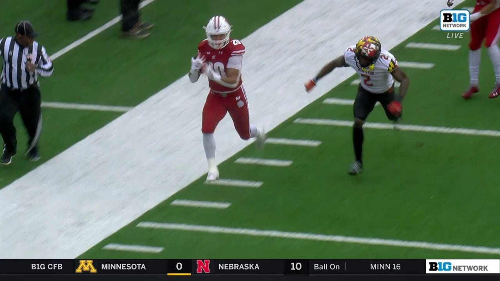 Isaac Guerendo hits the jets on an 89-yard rushing TD for Wisconsin