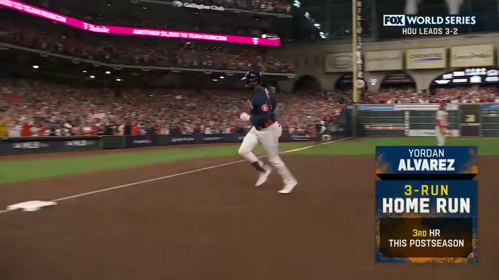 Jordan Alvarez hits a 3-run homer to give Astros a 3-1 lead