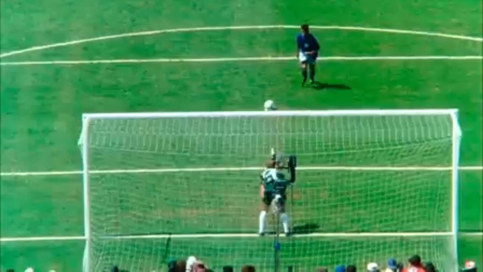 Roberto Baggio skies penalty