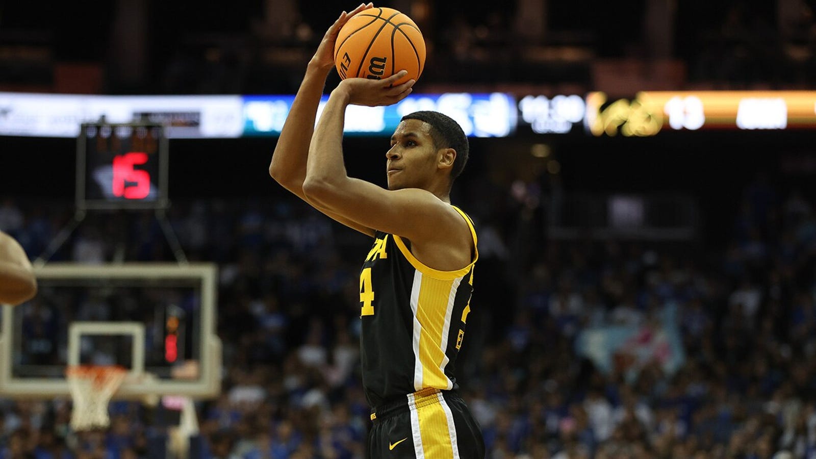 Iowa's Kris Murray is too much for Seton Hall