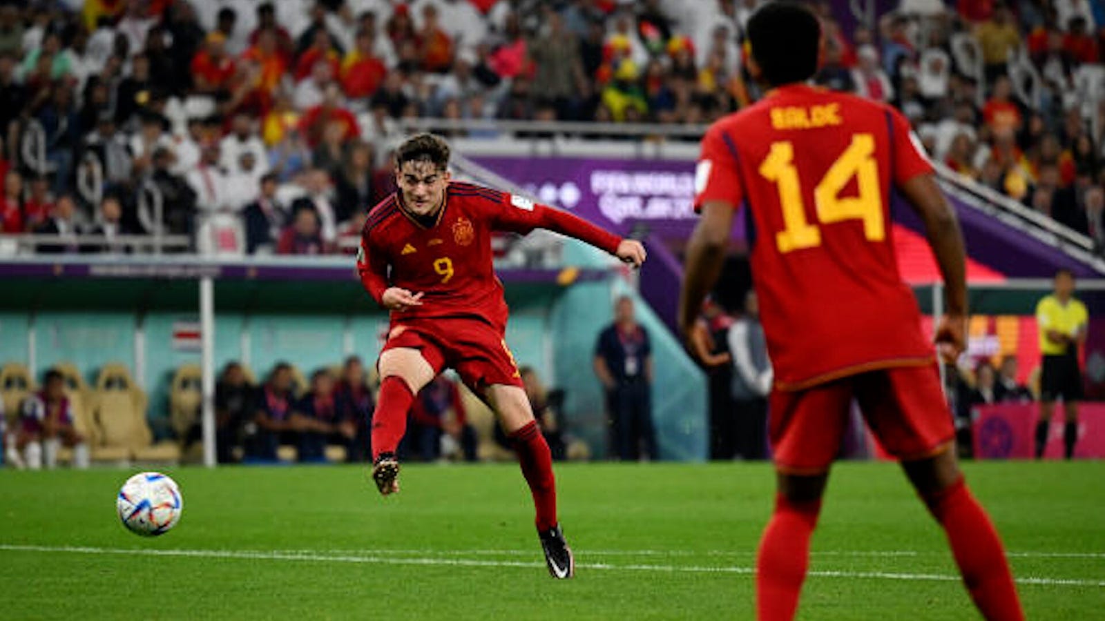 El español Xavi hizo historia con su gol ante Costa Rica en el minuto 74