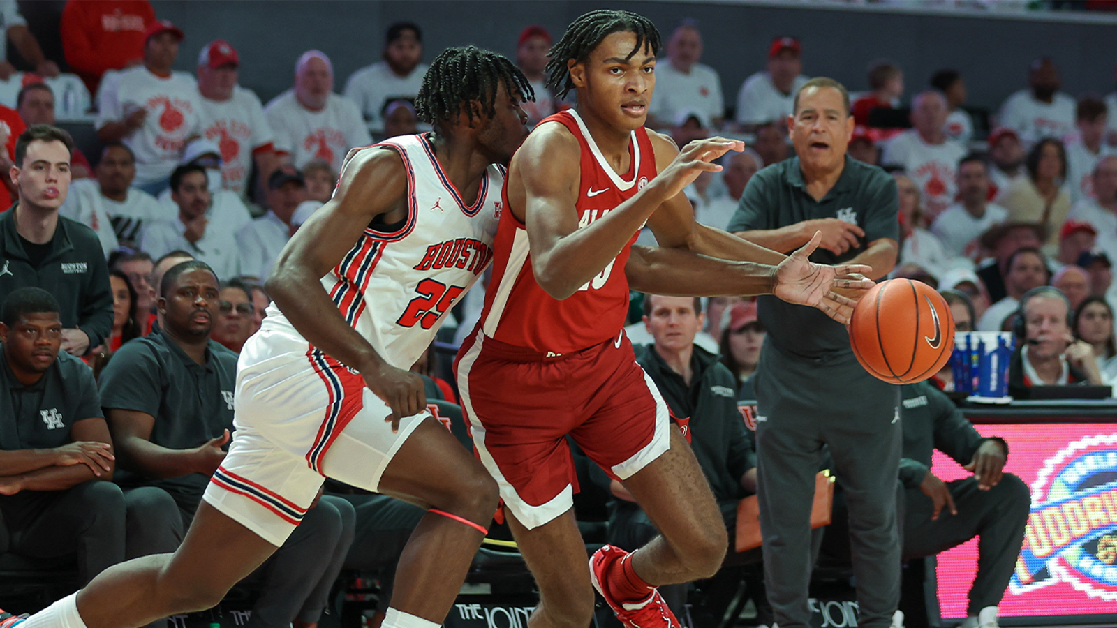 Alabama knocks out Houston