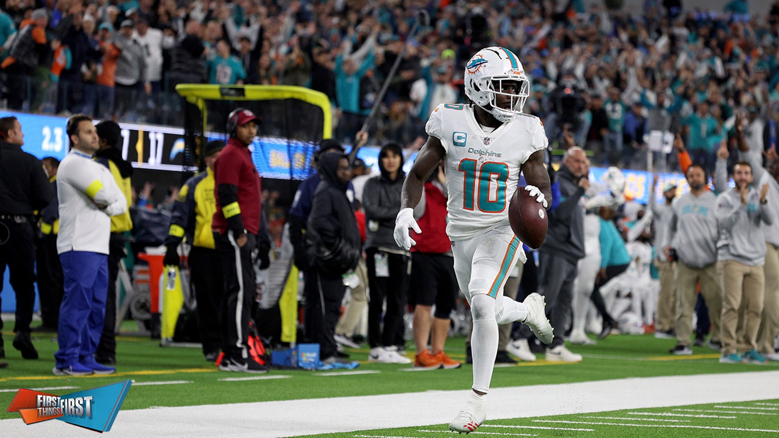 Tyreek Hill explains why he left the Chiefs for the Dolphins