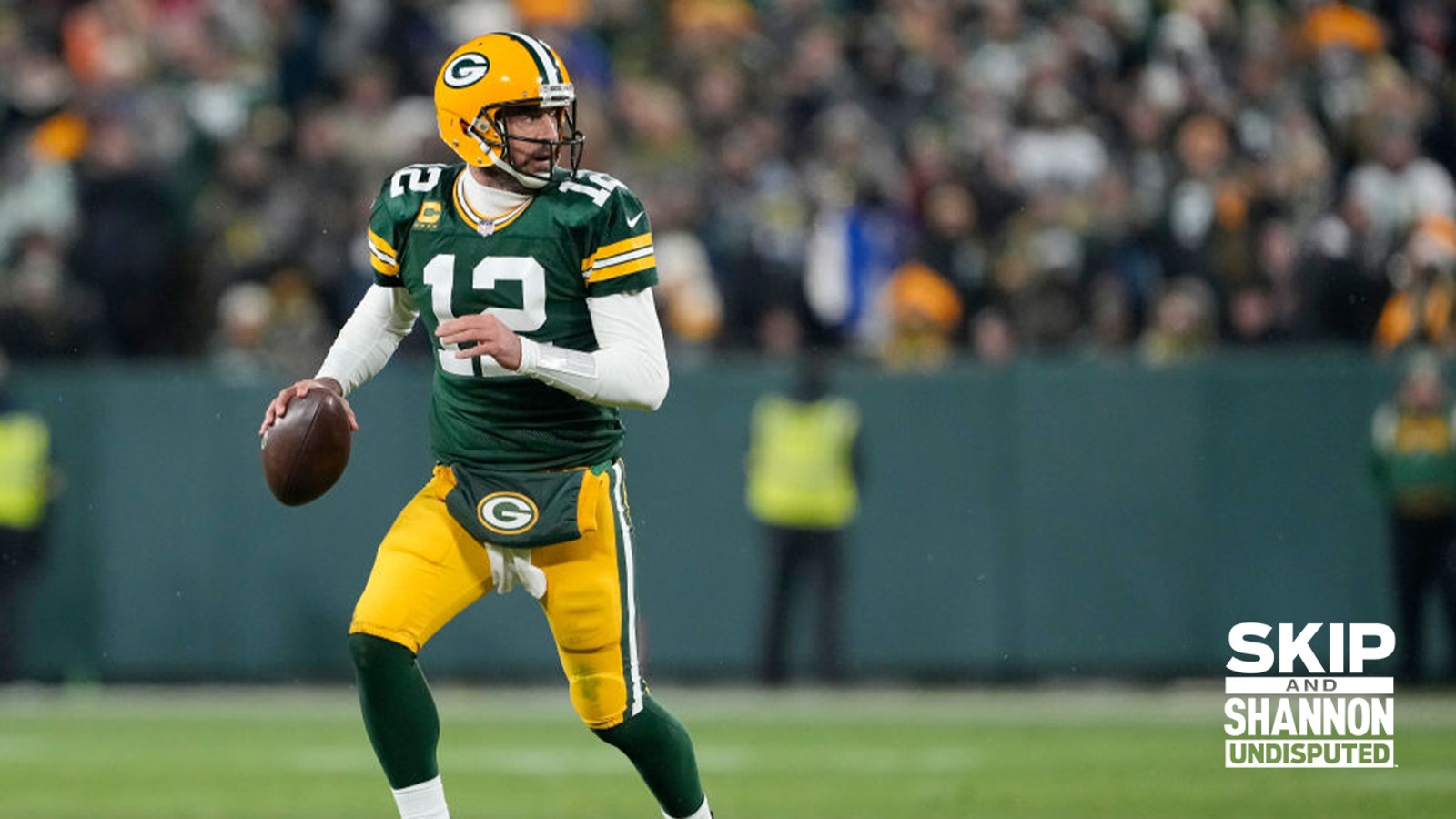 Aaron Rodgers disputes report on Packers WRs learning hand signals on the fly