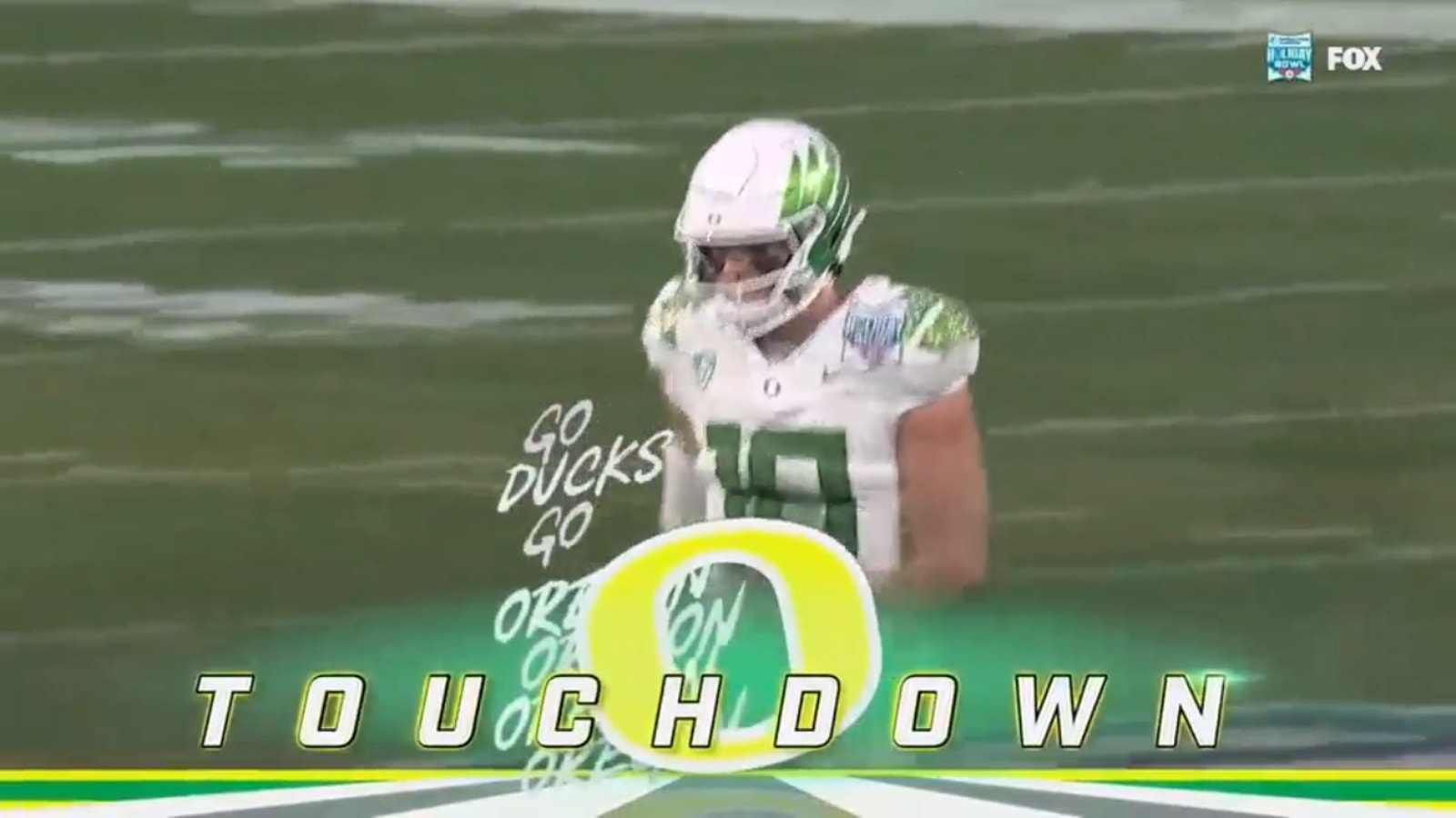 Oregon's Bo Nix hits Chase Cota for a 6-yard TD