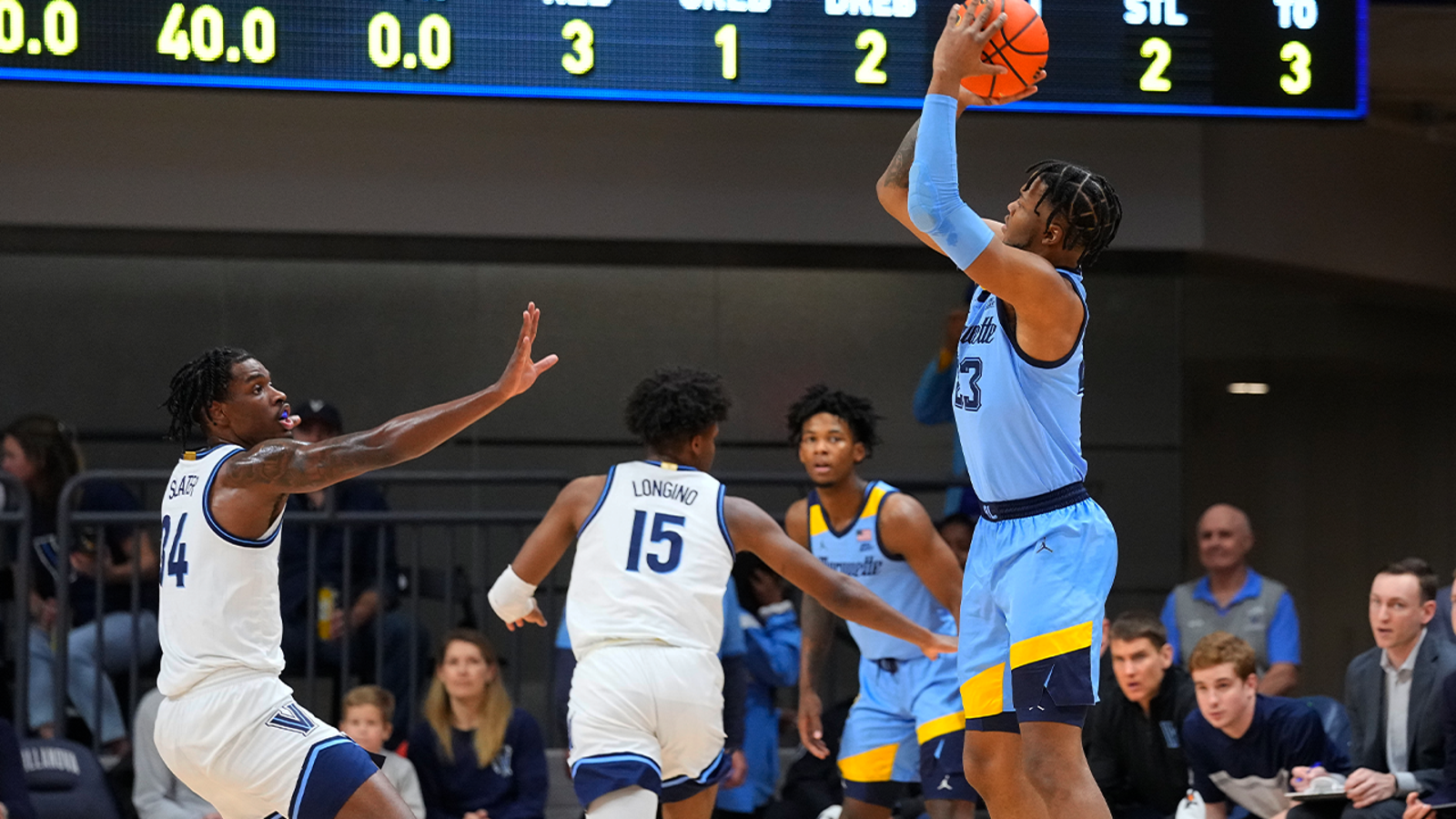 Stevie Mitchell drops 19 points against Villanova