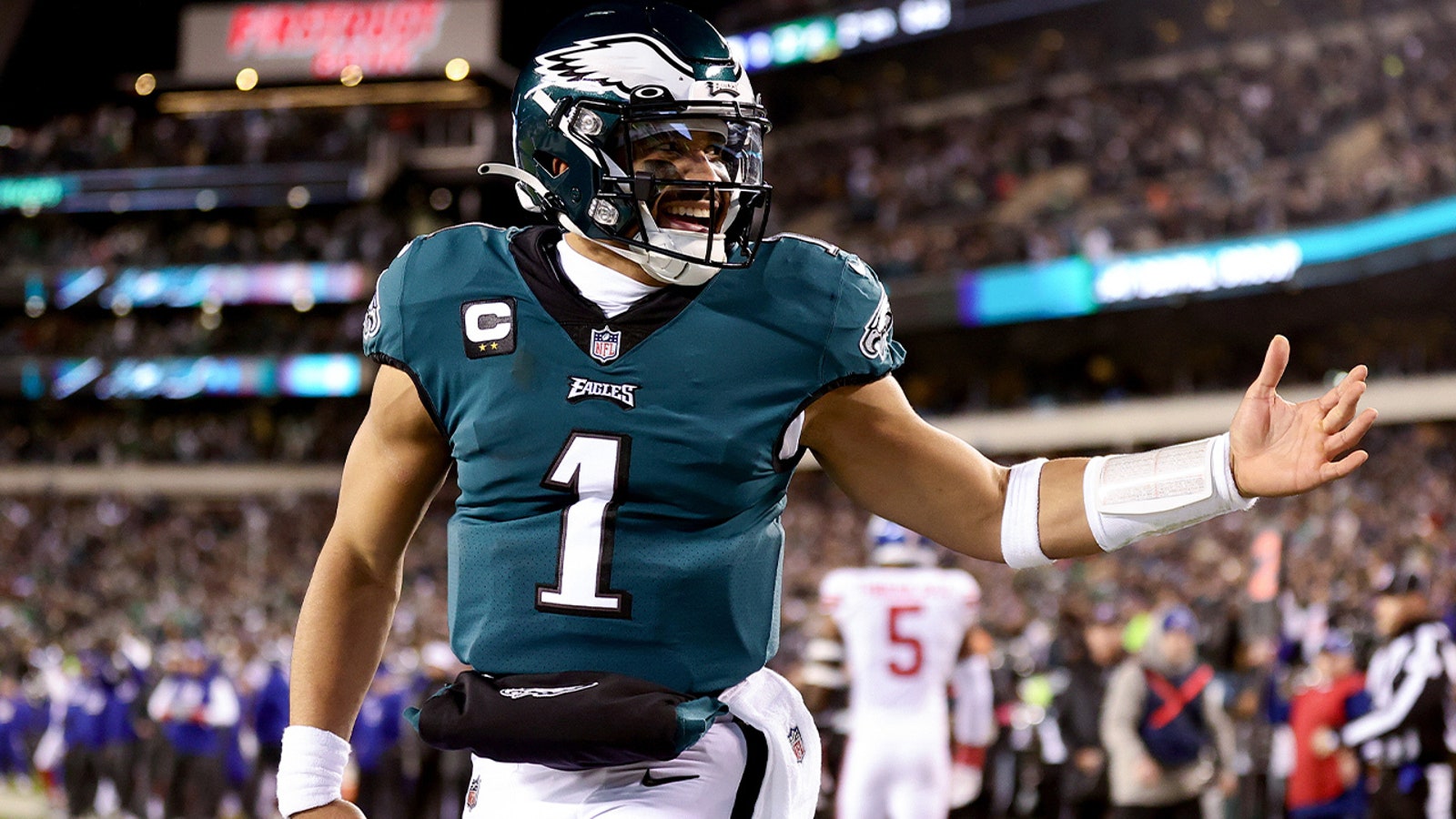 Eagles' Jalen Hurts throws up three touchdowns in rout over Giants