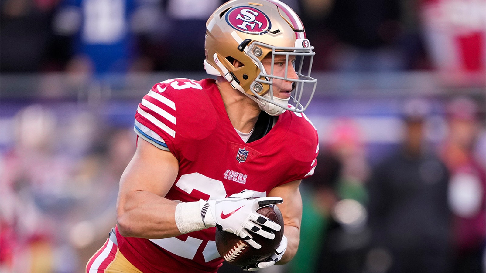 49ers running running back Christian McCaffrey beats the Cowboys for a touchdown