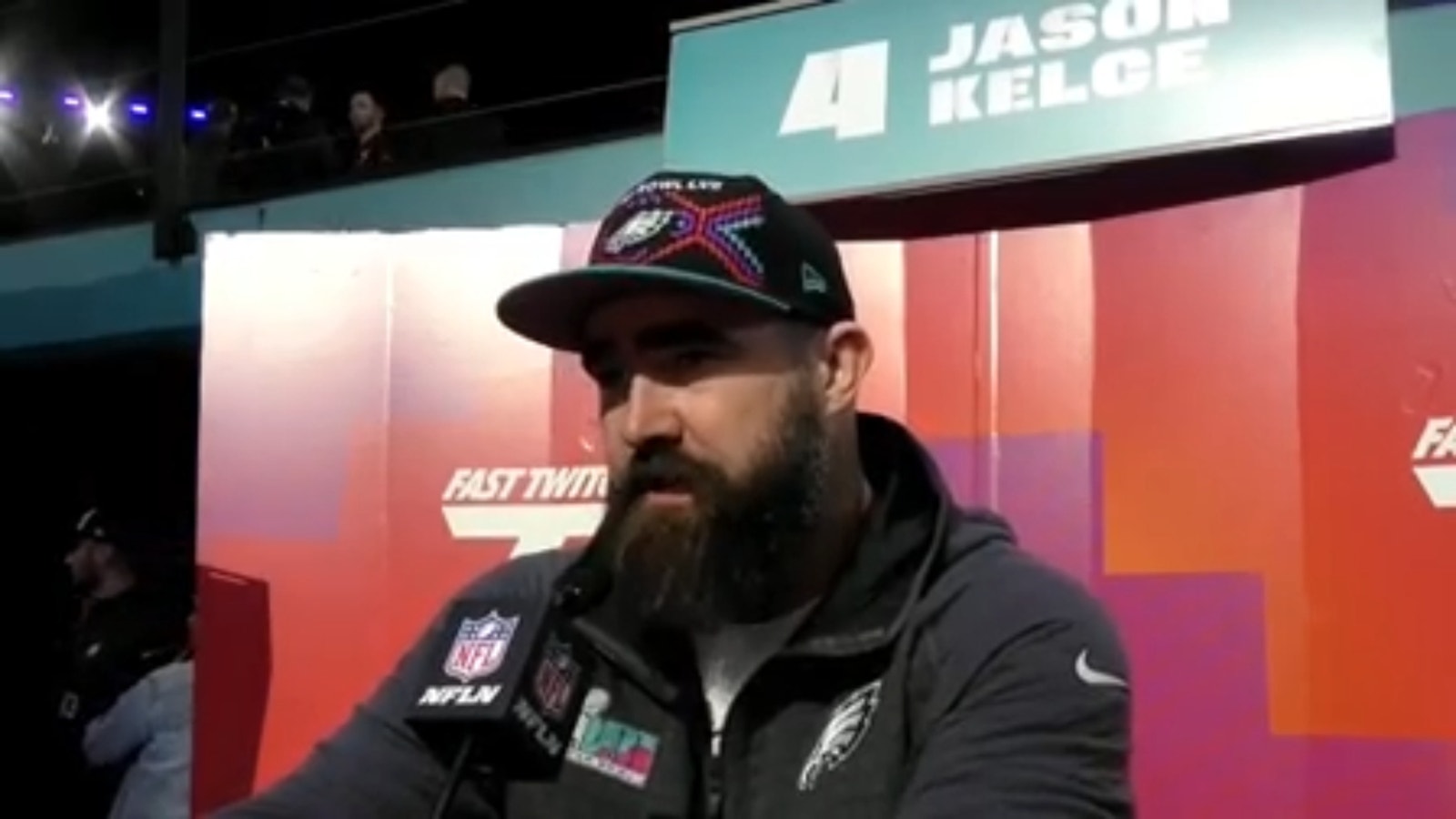  Eagles' Jason Kelce on who mom likes more