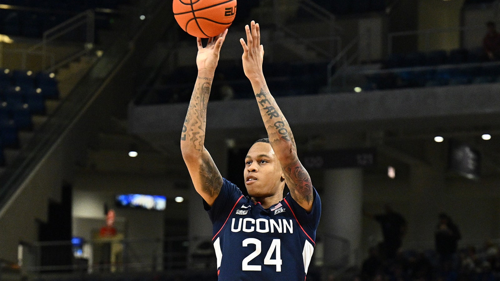 Jordan Hawkins wears UConn