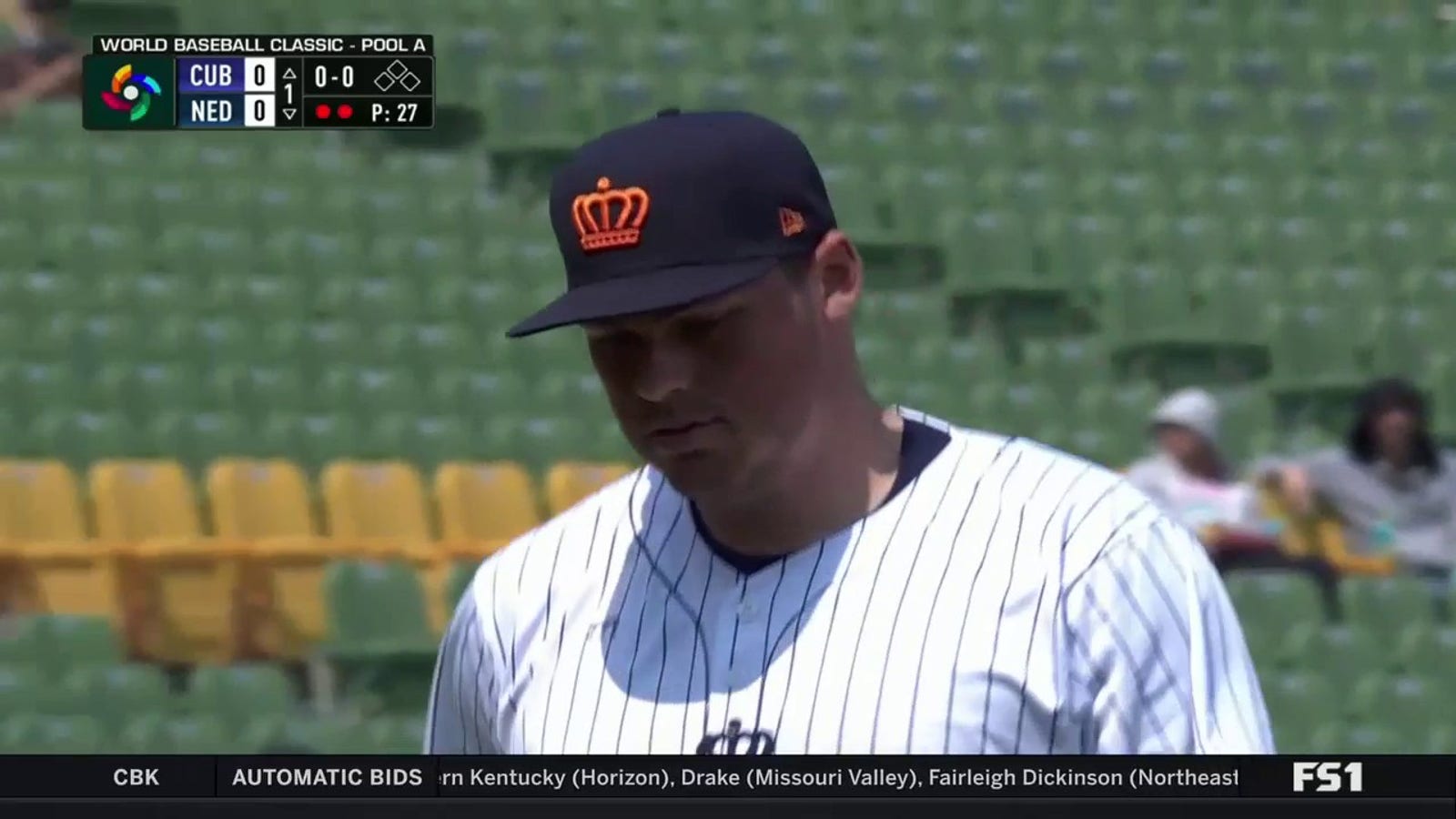 Tom de Blok, Netherlands get out of bases-loaded jam with impressive double-play sequence against Cuba