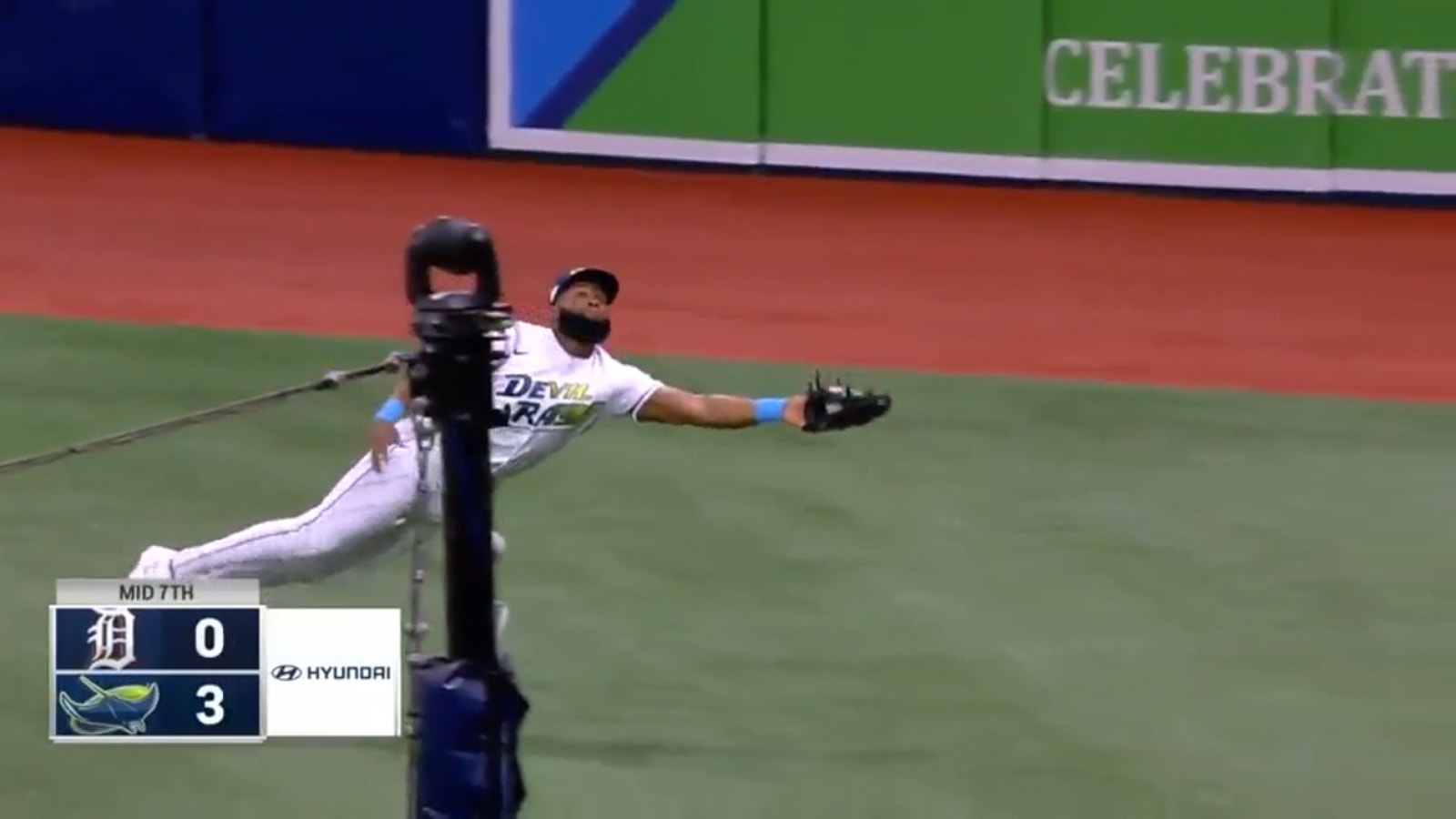 Rays' Manuel Margot makes an ABSURD diving catch against Tigers