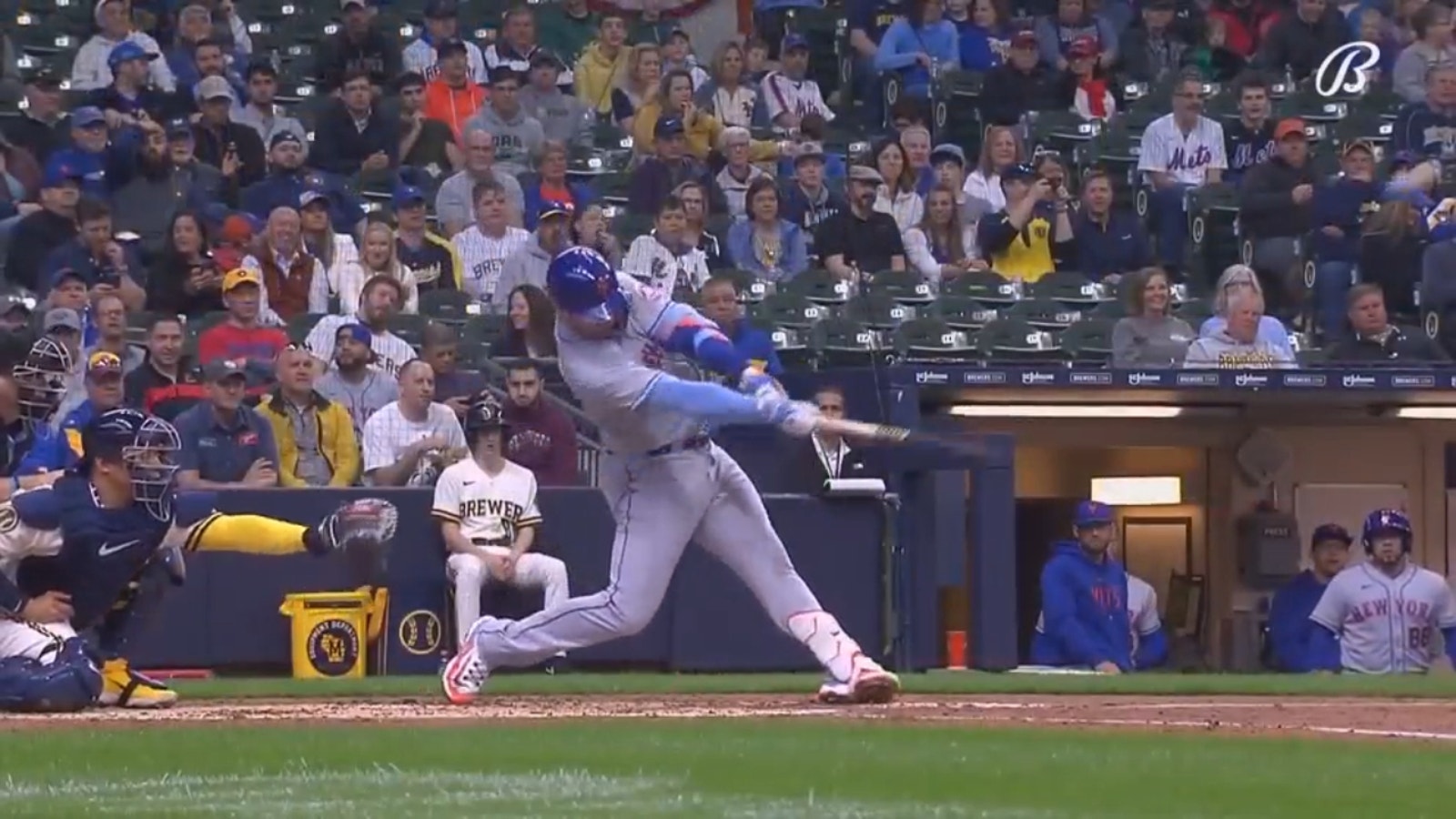 Mets' Pete Alonso homers off Corbin Burnes to tie the game