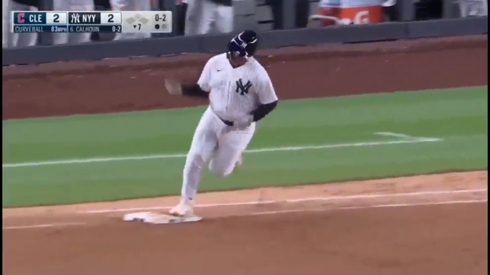 Willie Calhoun's solo homer breaks the Yankees' tie vs. Guardians