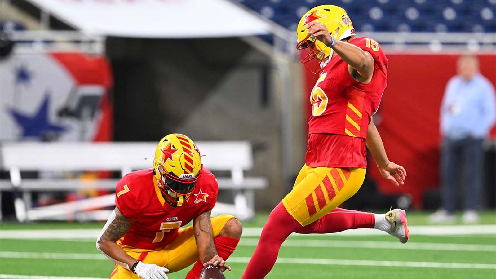 Luis Aguilar sets a USFL record with EIGHT field goals in Stars' victory over the Generals