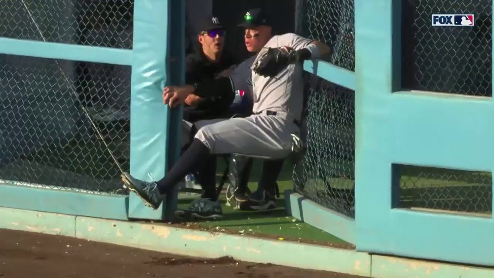 Aaron Judge de los Yankees hace una atrapada masiva para robar a JD Martínez de un hit