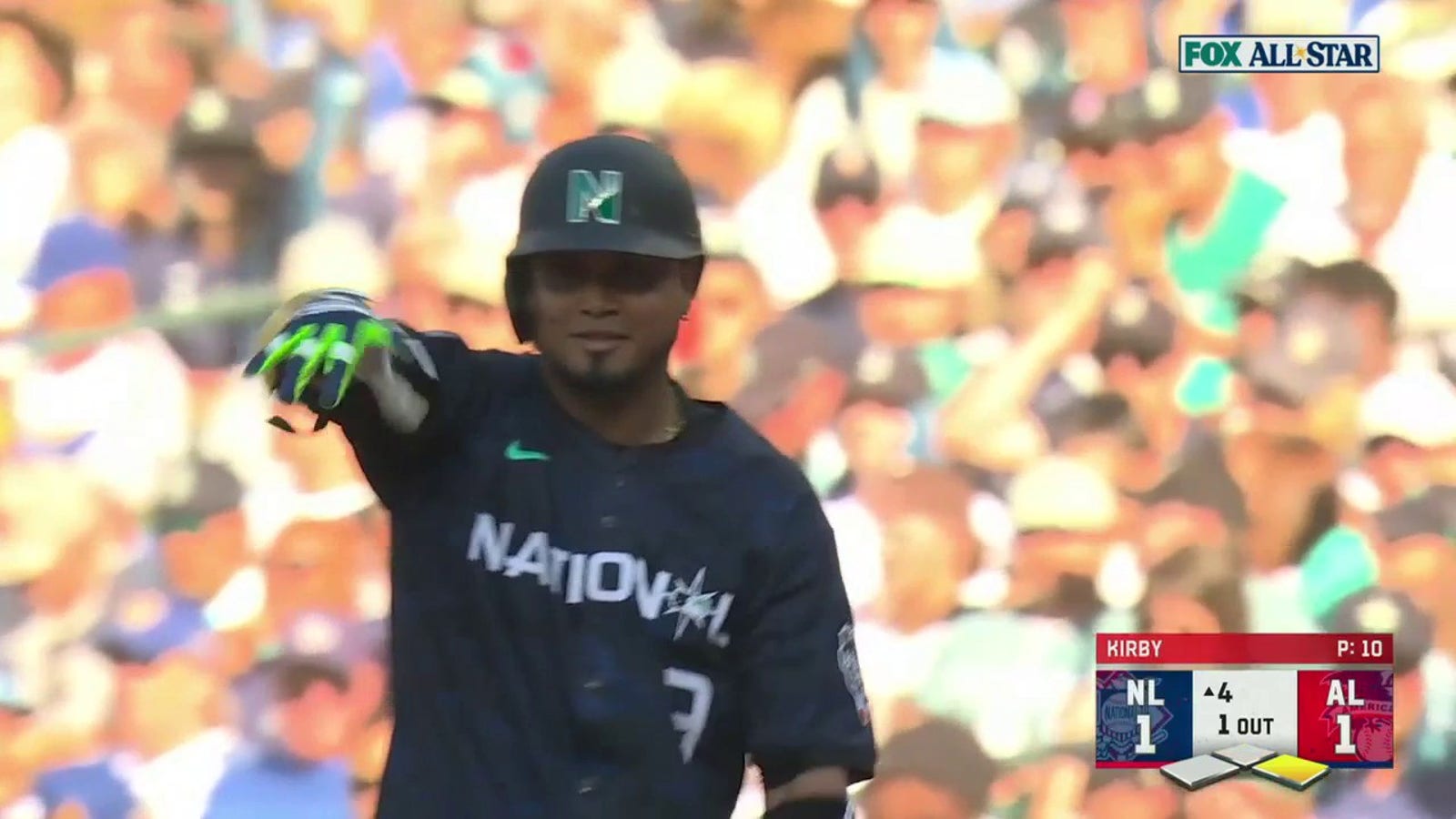 Marlins' Luis Arráez hits an RBI knockdown to score even in the All-Star Game