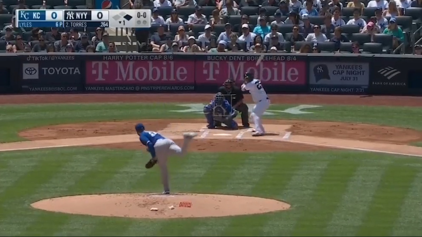 Gleyber Torres smashes two-run HR, helping Yanks grab early lead vs. Royals