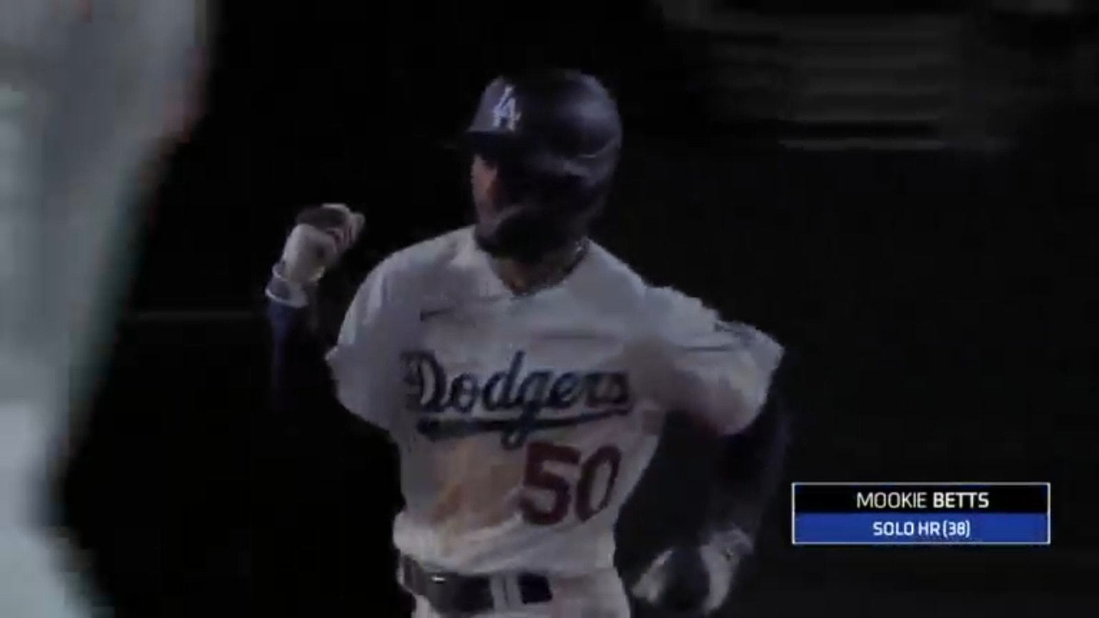Mookie Betts blasts second homer to cut Dodgers' deficit against Braves