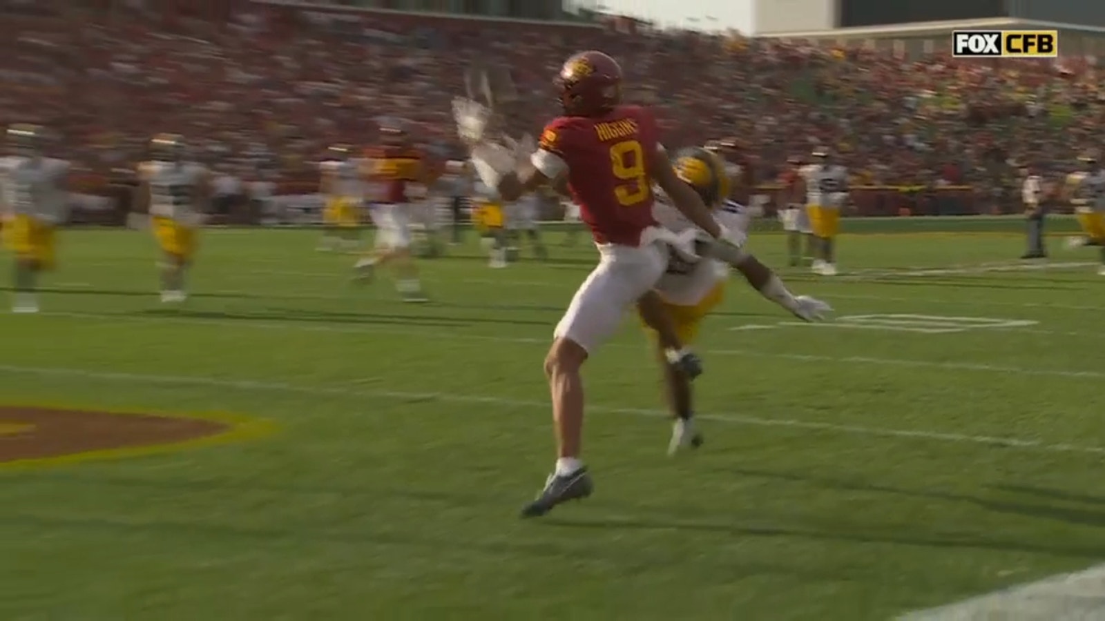 Iowa State's Jayden Higgins makes an UNREAL TD reception to trim Iowa's lead