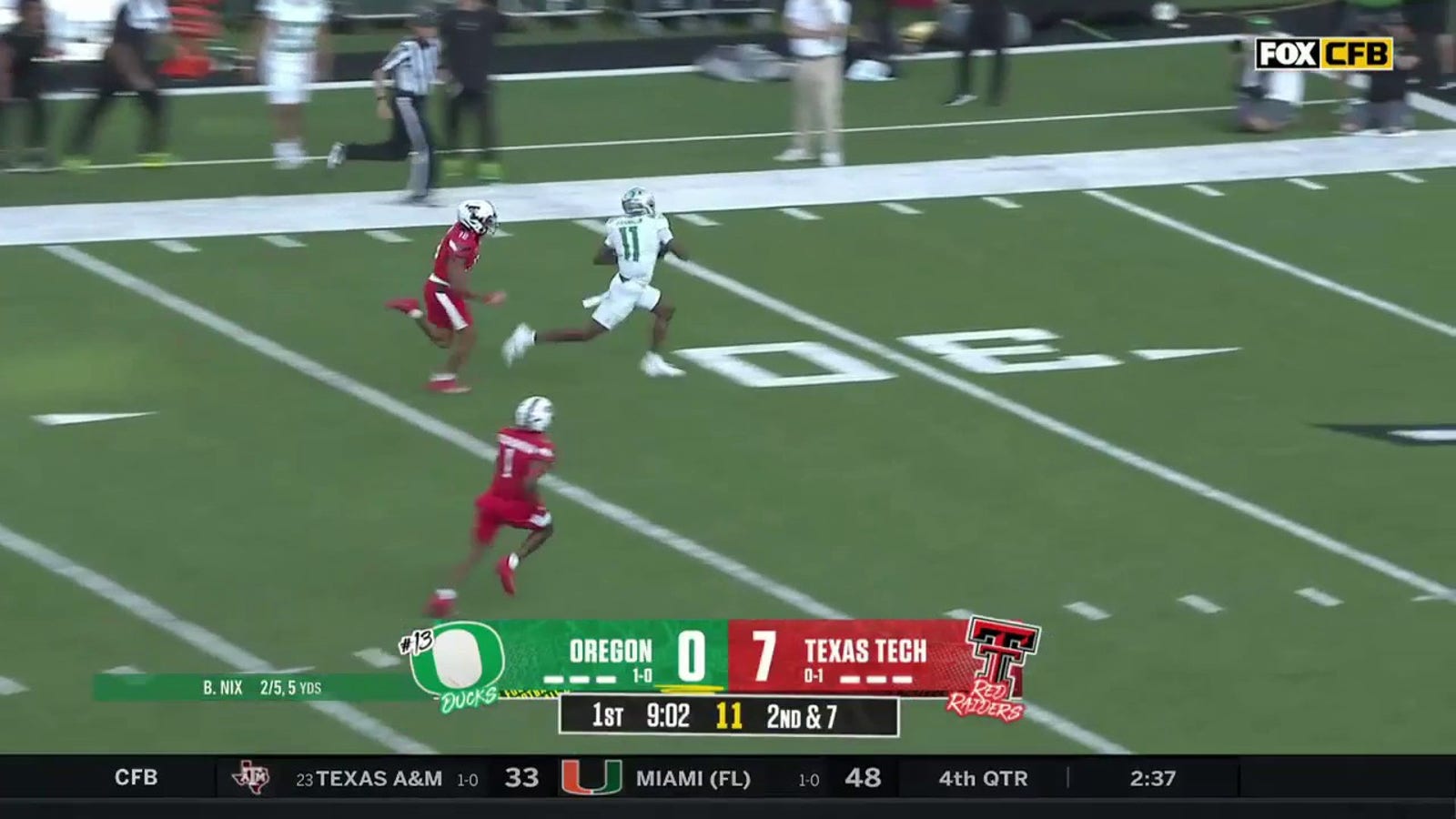 Oregon's Bo Nix connects with Troy Franklin for a 72-yard touchdown to even out the score against Texas Tech