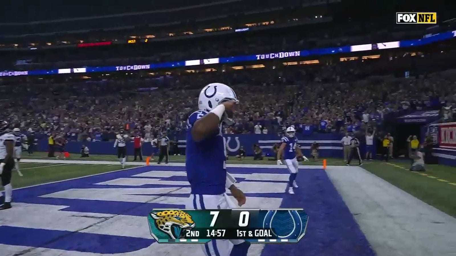 Colts' Anthony Richardson punches in his first career touchdown to tie the game against the Jaguars