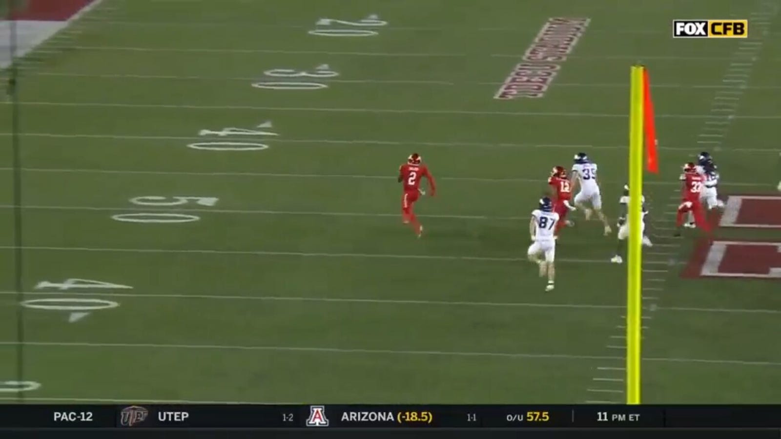 Matthew Golden takes a kickoff 98 yards to the HOUSE as Houston trims deficit against Horned Frogs