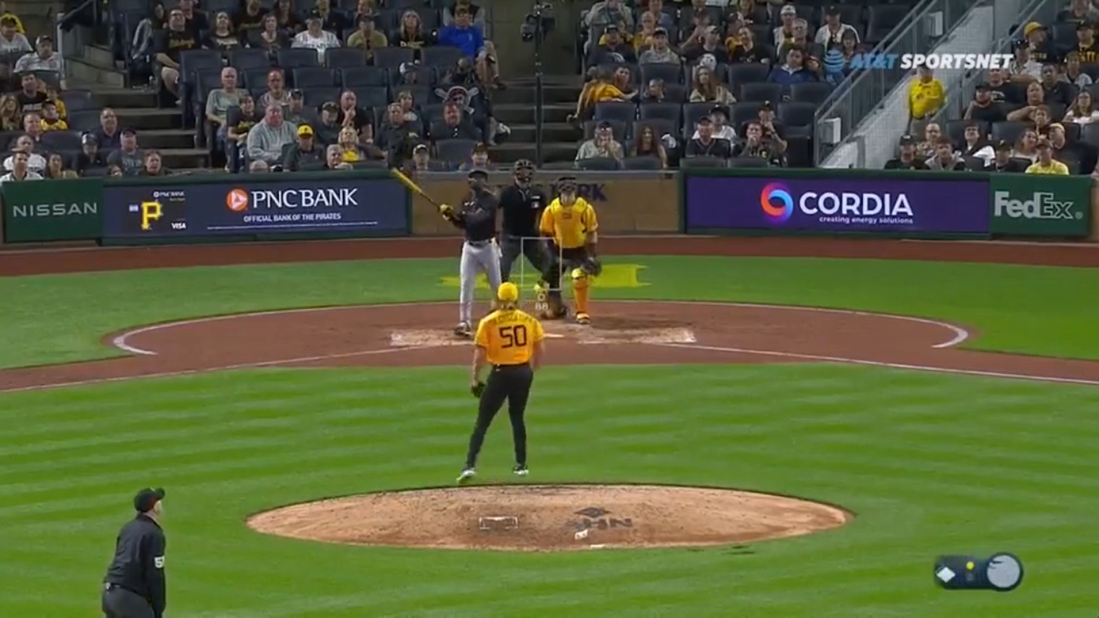 Highlights from Marlins' 4-3 win over Pirates on Friday