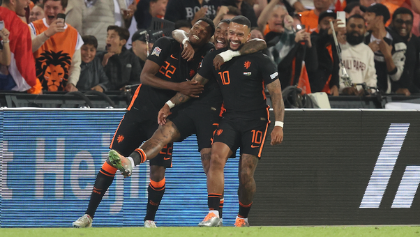 Memphis Depay scores a go-ahead goal to give the Netherlands a dramatic 3-2 win over Wales