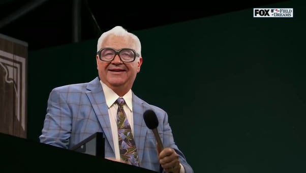 Harry Caray leads 'Field Of Dreams' crowd in rendition of 'Take Me Out To The Ballgame' 