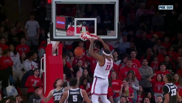 St. John's Posh Alexander connects with Joel Soriano for a massive alley-oop jam vs. Providence