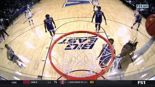 Villanova's Brandon Slater gets UP and throws down a one-handed jam against Seton Hall